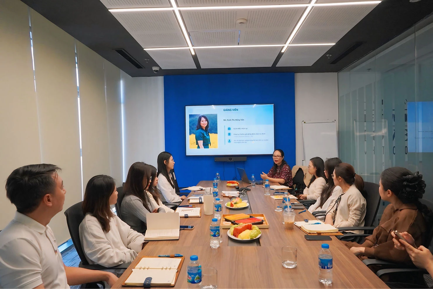 Giảng viên Trịnh Thị Hồng Vân - Giám đốc nhân sự với gần 20 năm kinh nghiệm thực triến trong lĩnh vực phá triển nhân sự