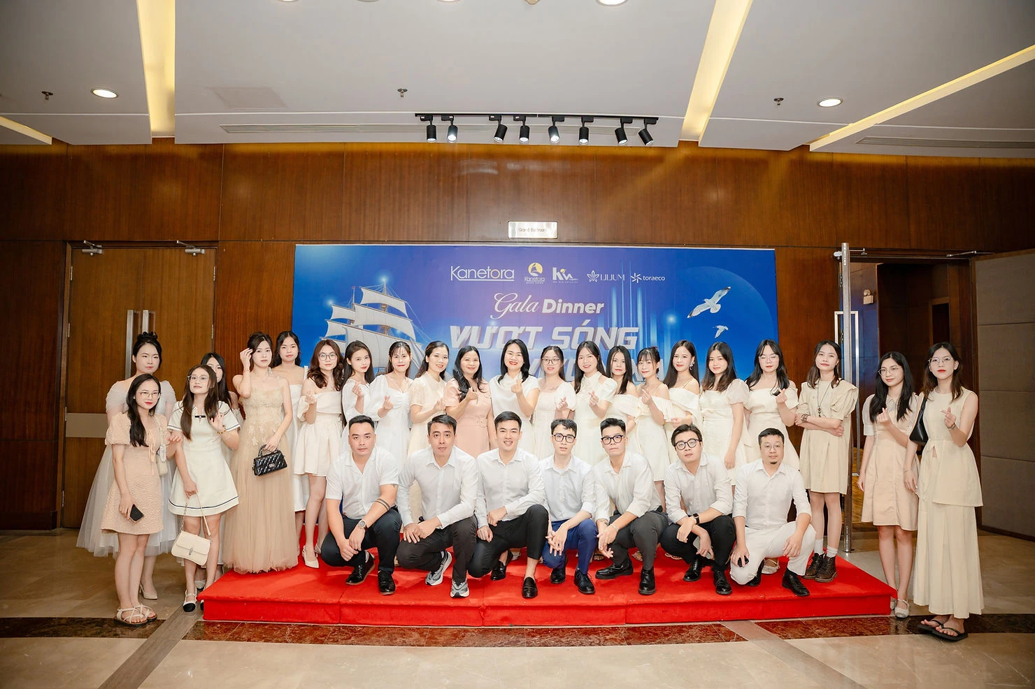 Tập thể cán bộ nhân viên công ty KVN Logistics